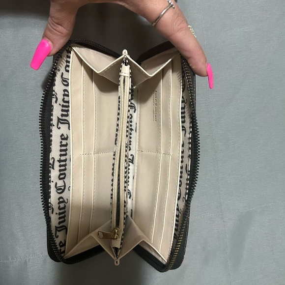 Juicy couture wallet - Picture 4 of 7